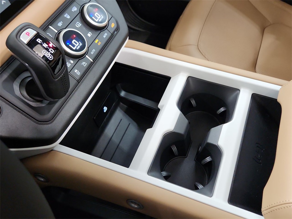 2025 Land Rover Defender 110 S photo 23