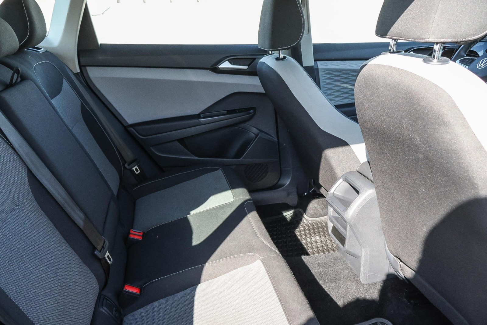 2022 Volkswagen Taos S photo 13