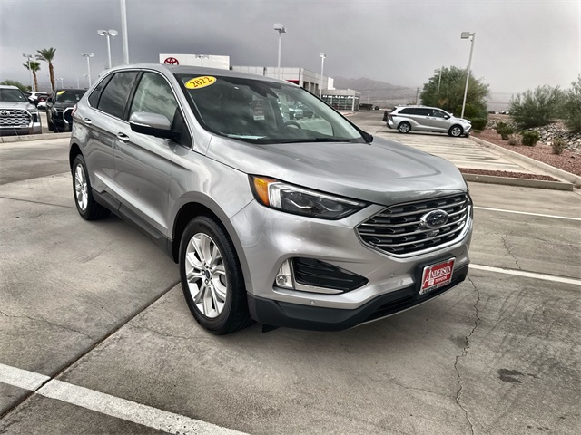 2022 Ford Edge Titanium photo 3