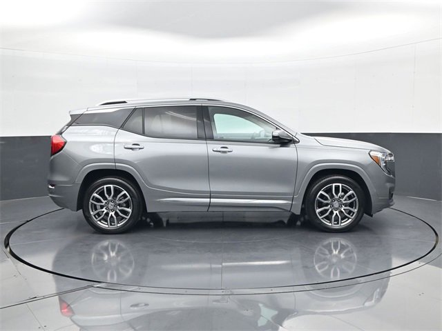 2024 Gmc Terrain Denali photo 2