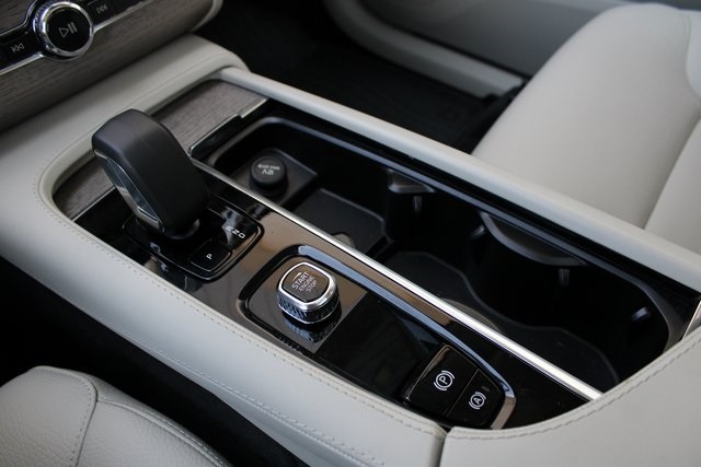 2024 Volvo XC90 Recharge T8 Plus photo 7
