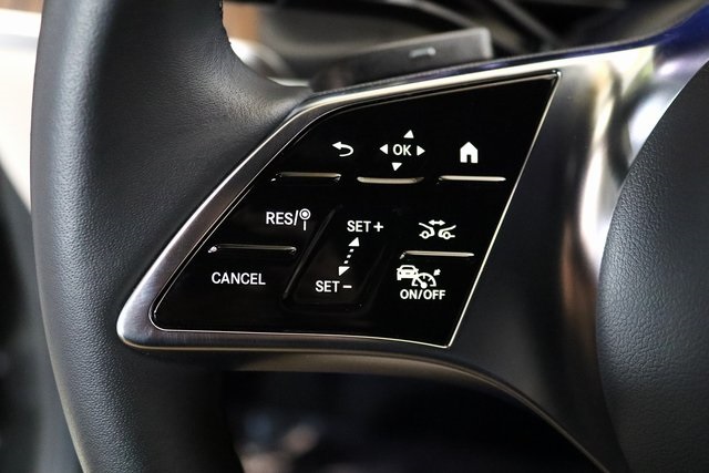 2025 Mercedes Benz GLC 350e 4MATIC photo 5