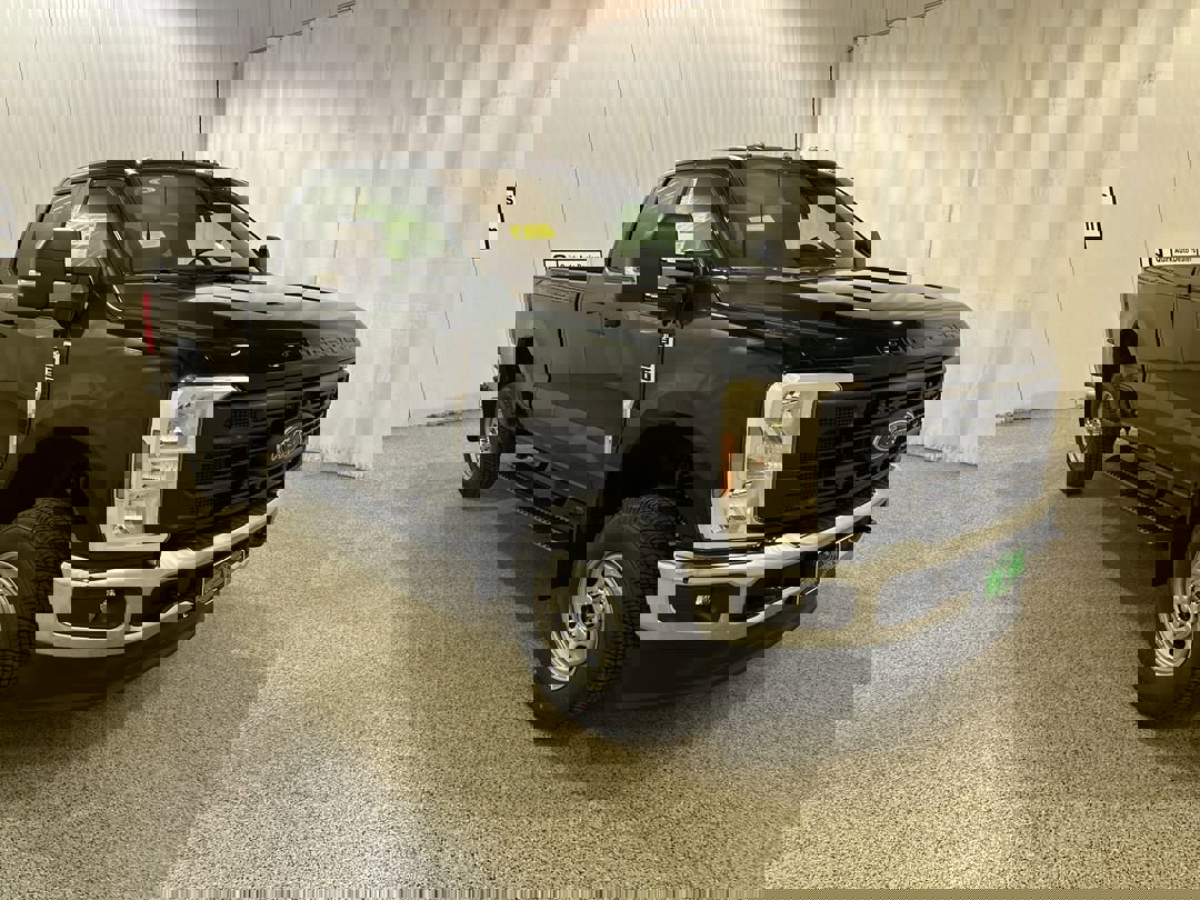 2026 Ford F-350 Super Duty XL's photo