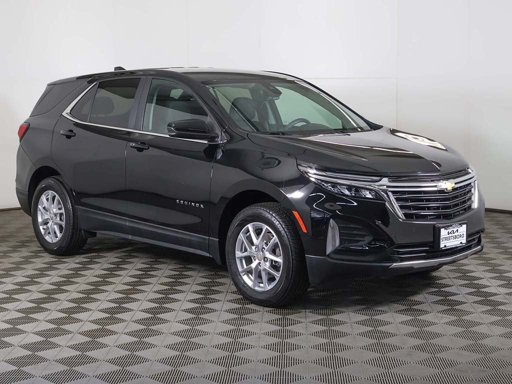 2022 Chevrolet Equinox LT photo 2