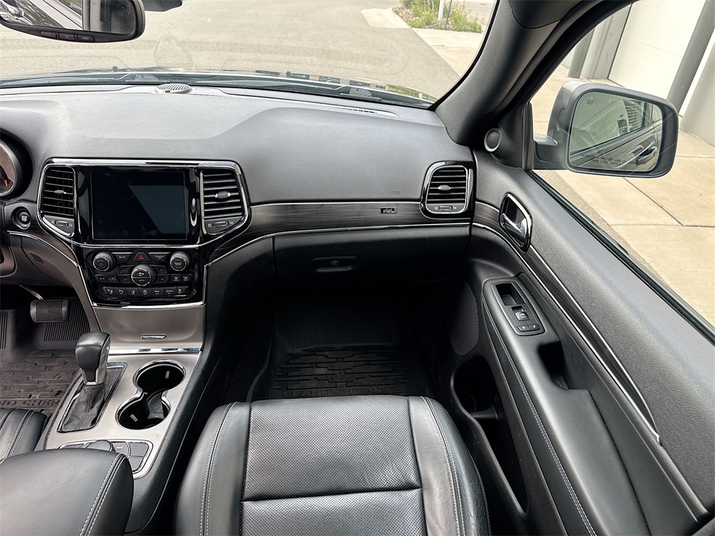 2021 Jeep Grand Cherokee Anniversary Edition photo 23