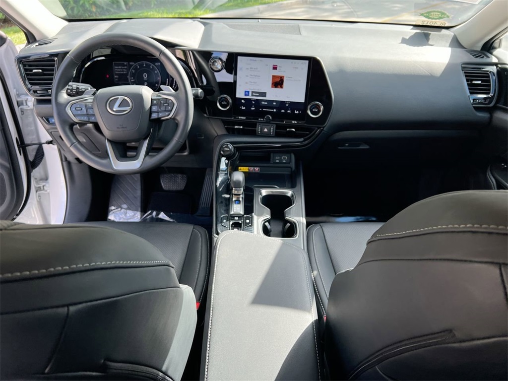 2025 Lexus NX 250 photo 15