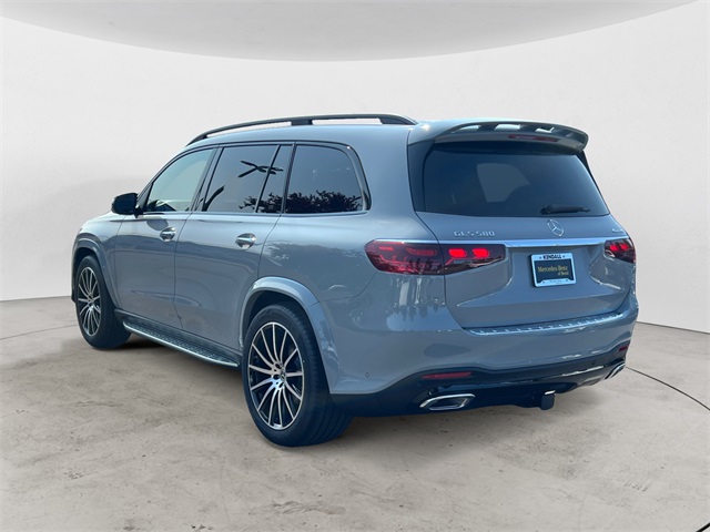 2025 Mercedes Benz GLS 580 4MATIC photo 3