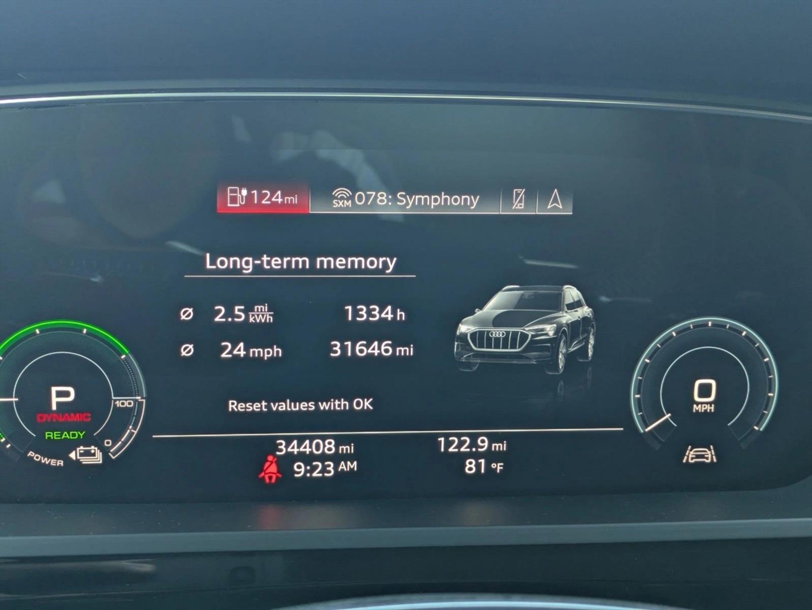 2019 Audi e-tron Premium Plus photo 11