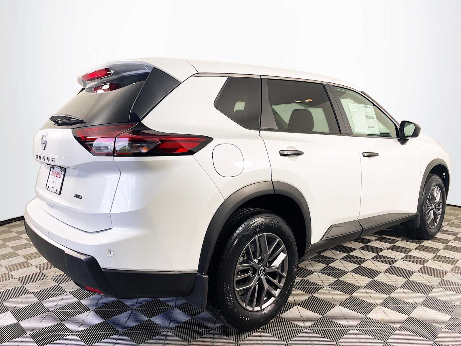2025 Nissan Rogue S photo 2