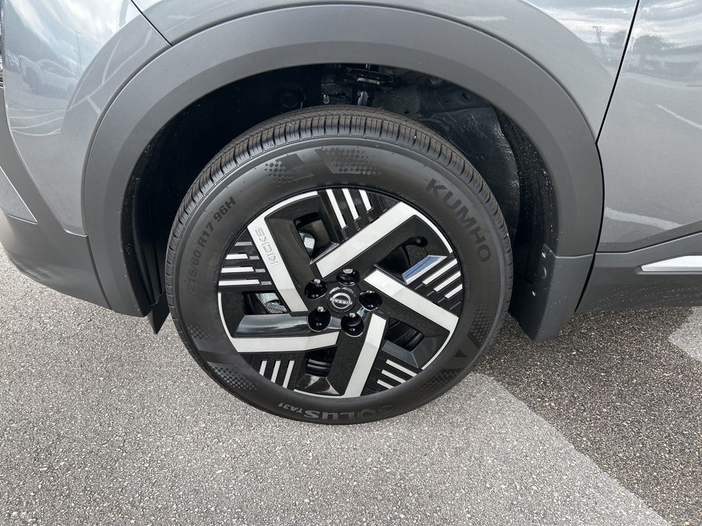 2025 Nissan Kicks SV photo 40