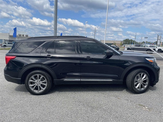 2022 Ford Explorer XLT photo 3