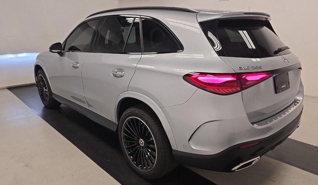 2025 Mercedes Benz GLC 300 4MATIC photo 6