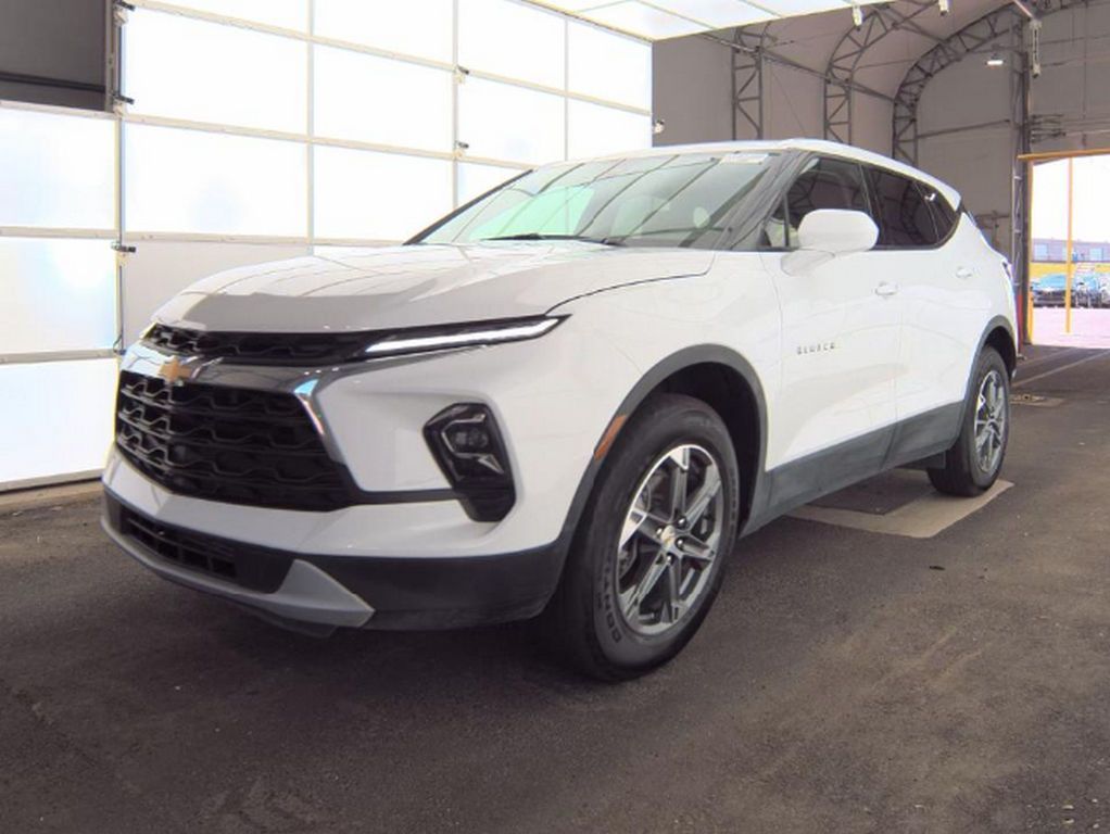 2023 Chevrolet Blazer 2LT photo 2