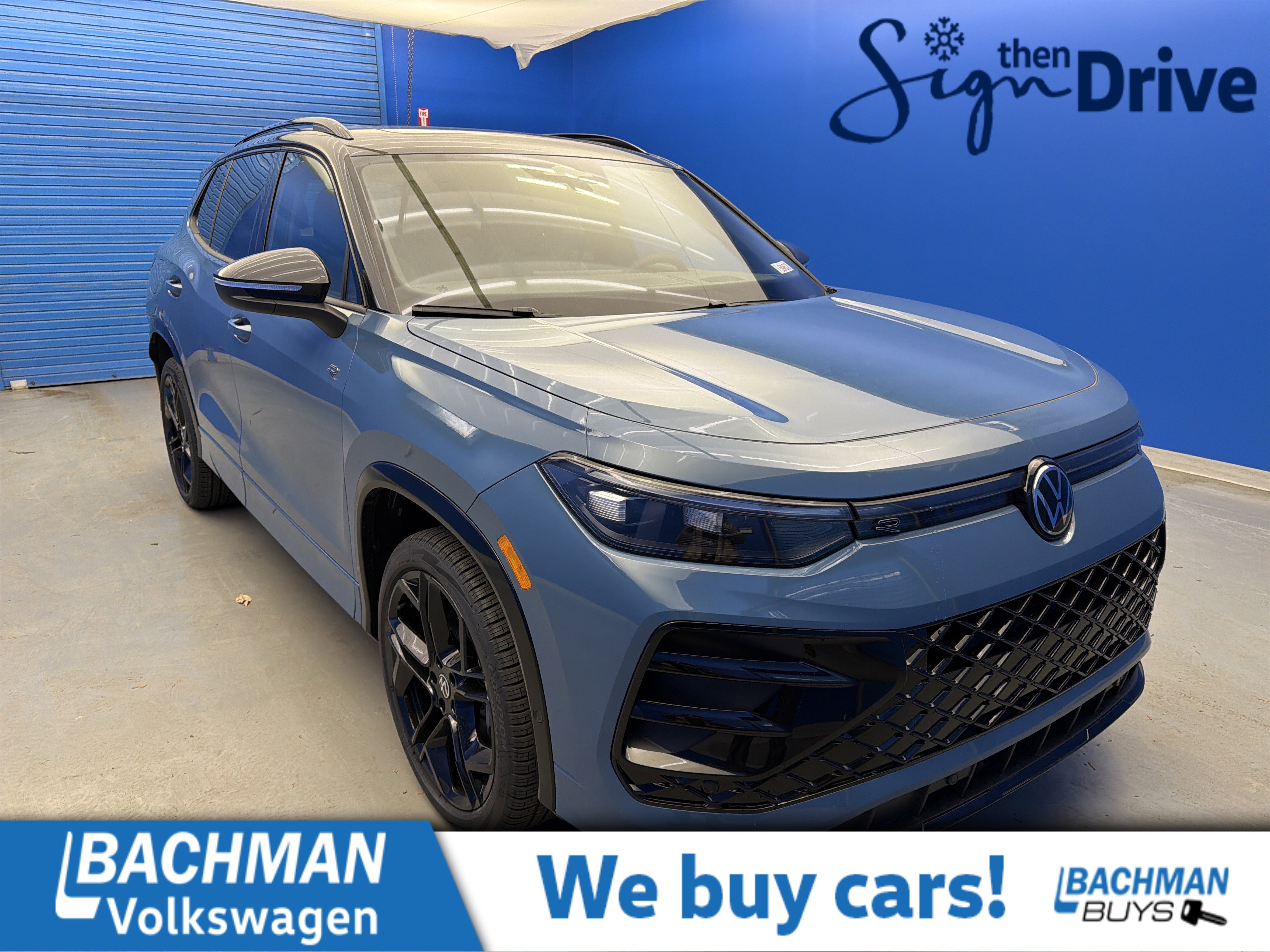 2026 Volkswagen Tiguan SE R-LINE BLACK's photo