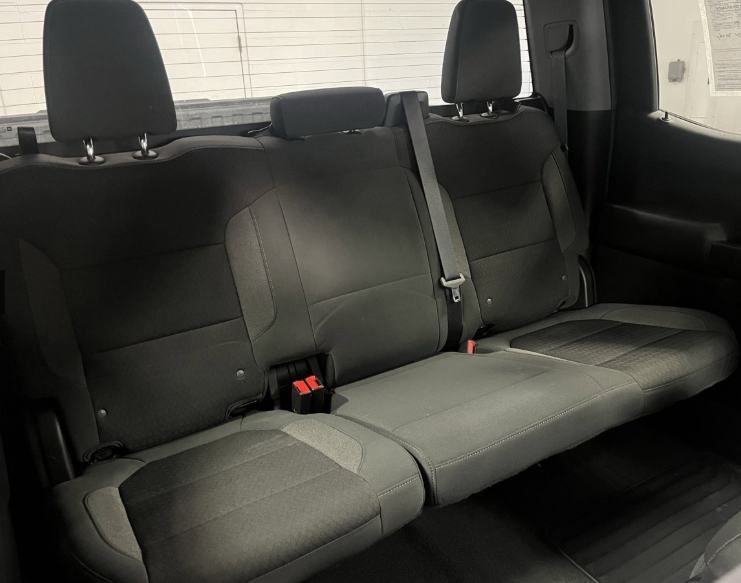 2021 Chevrolet Silverado 1500 LT photo 3