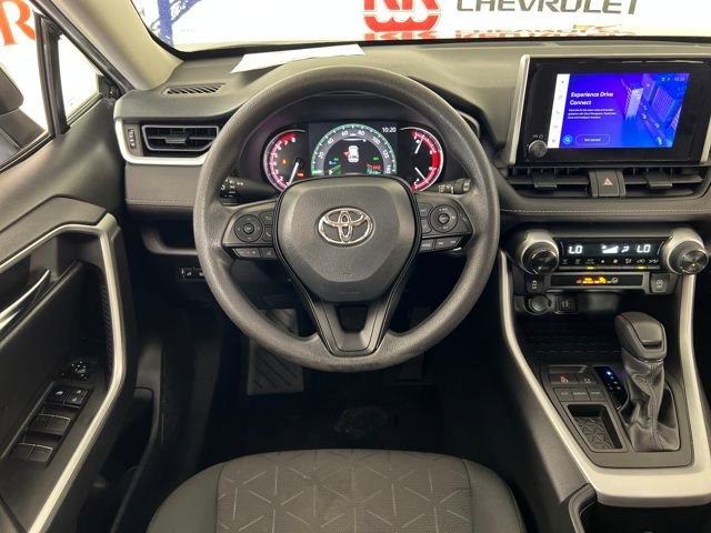 2024 Toyota RAV4 XLE photo 11