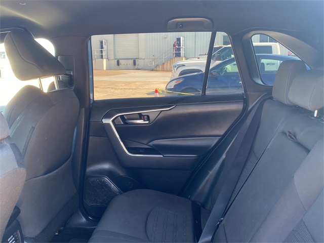 2022 Toyota RAV4 Hybrid SE photo 15