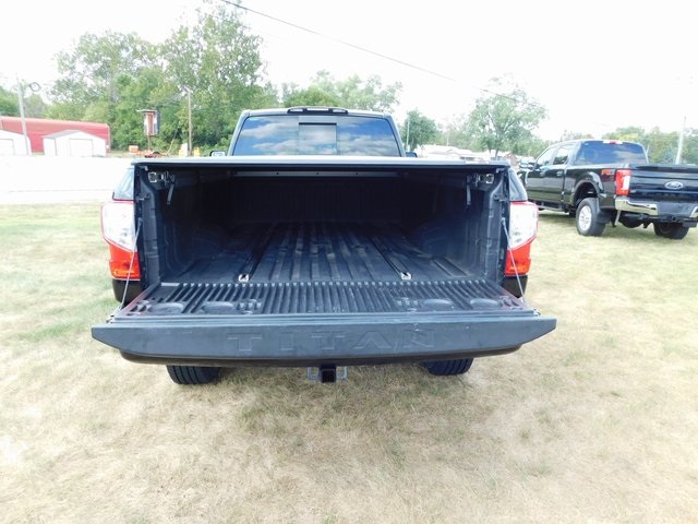 2017 Nissan Titan SV photo 5