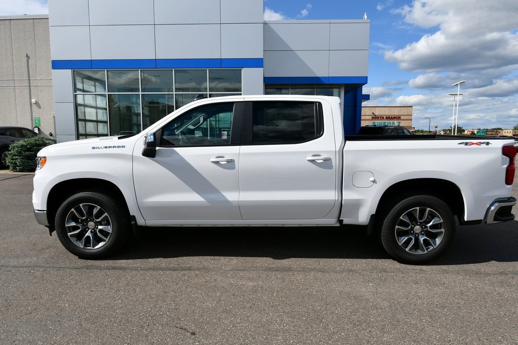 2025 Chevrolet Silverado 1500 LT photo 4
