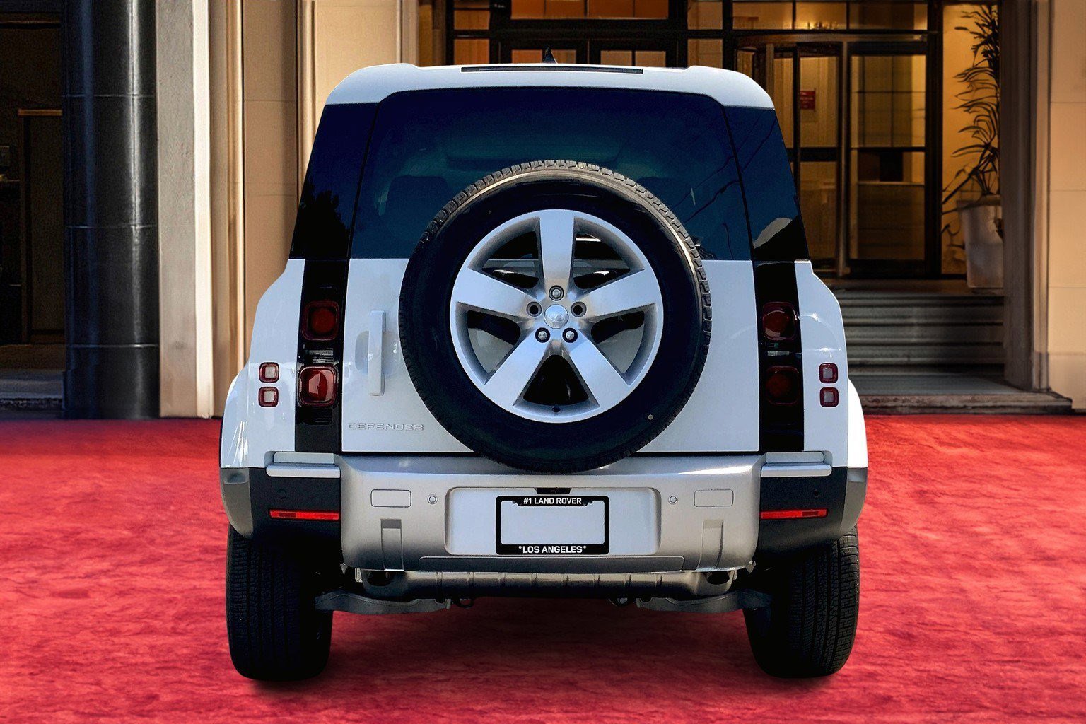 2025 Land Rover Defender 110 S photo 3