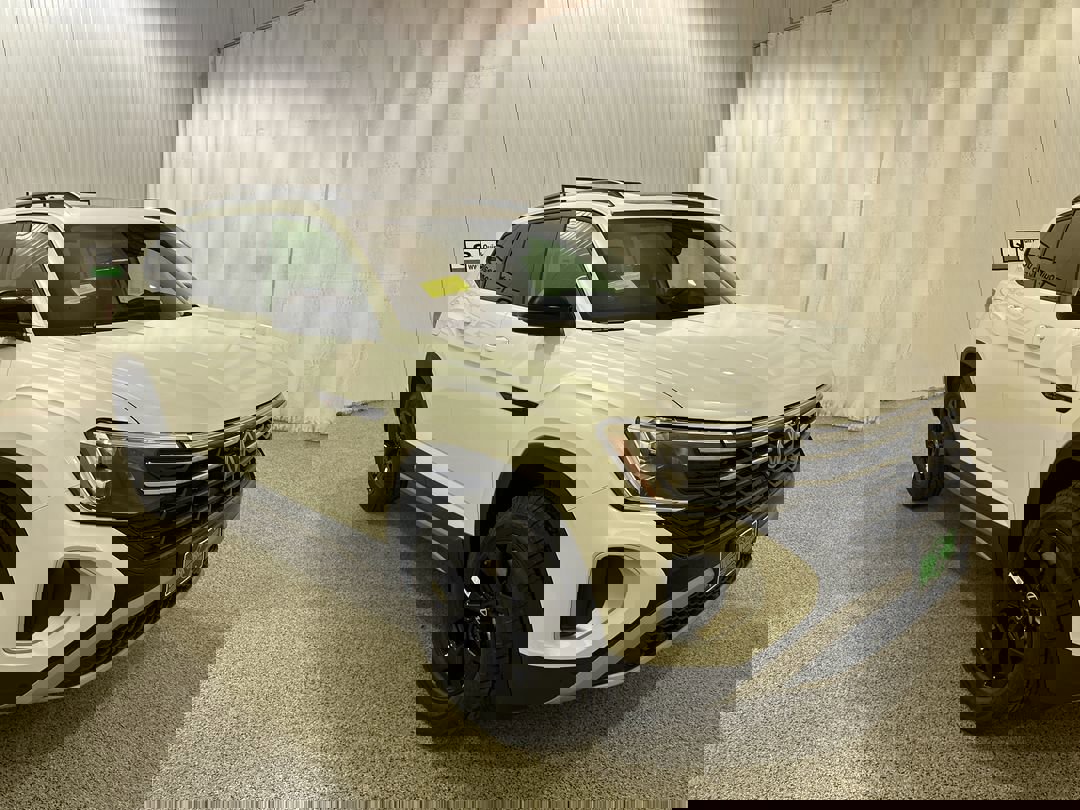 2026 Volkswagen Atlas Atlas Peak Edition's photo