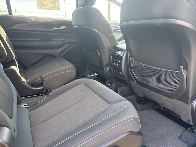 2023 Jeep Grand Cherokee Laredo photo 17