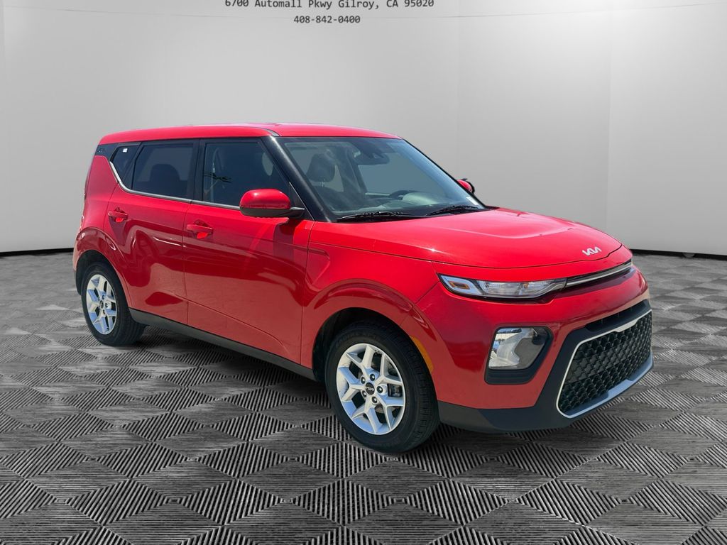 2022 Kia Soul LX photo 3