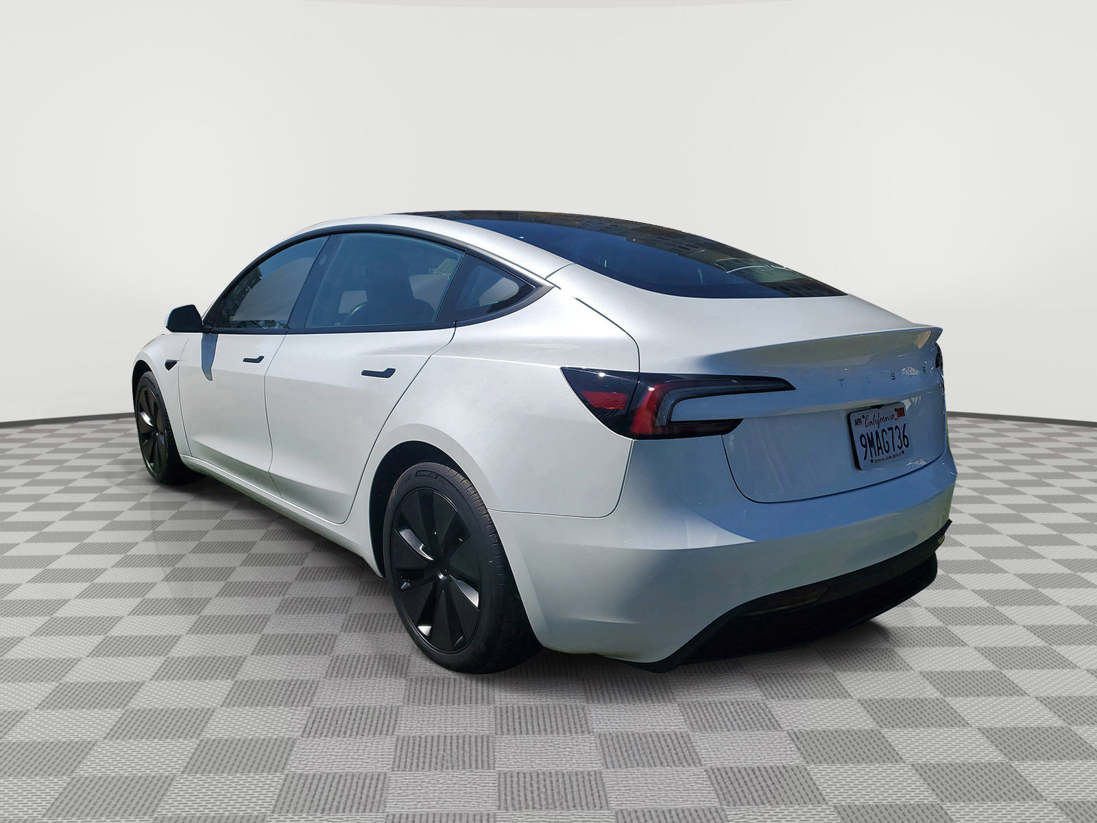 2024 Tesla Model 3 photo 4
