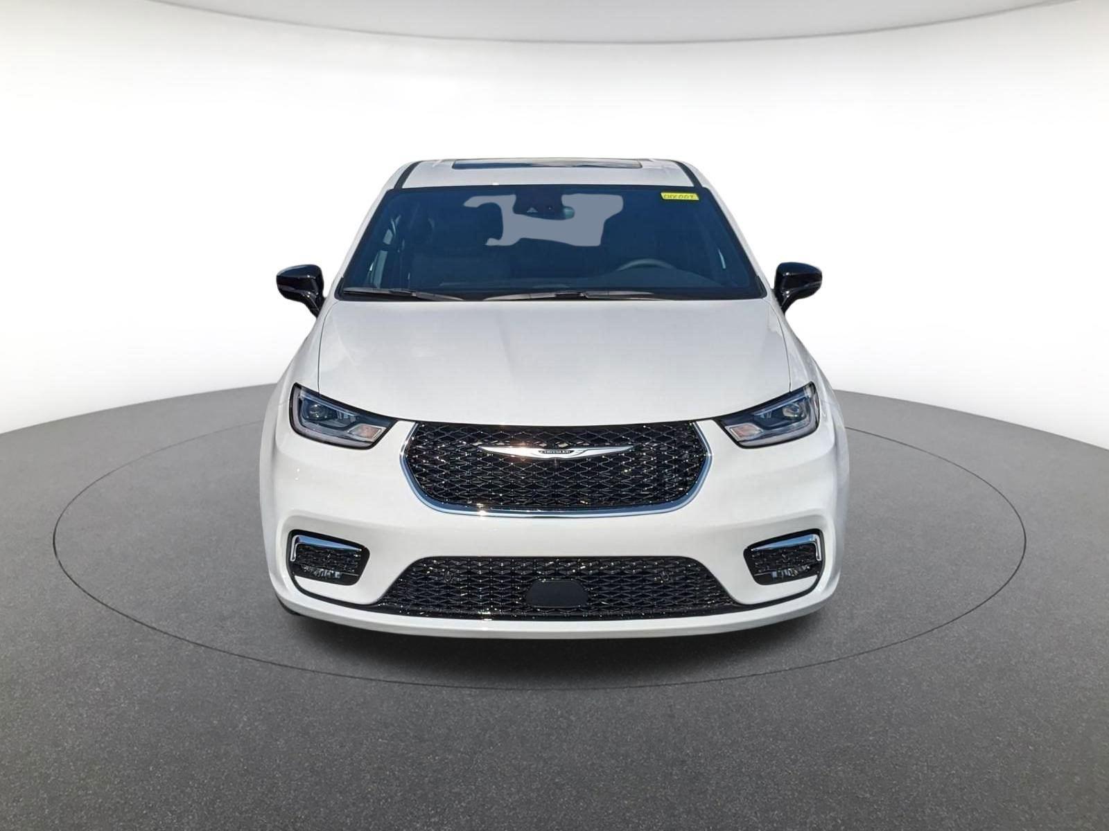 2025 Chrysler Pacifica photo 6