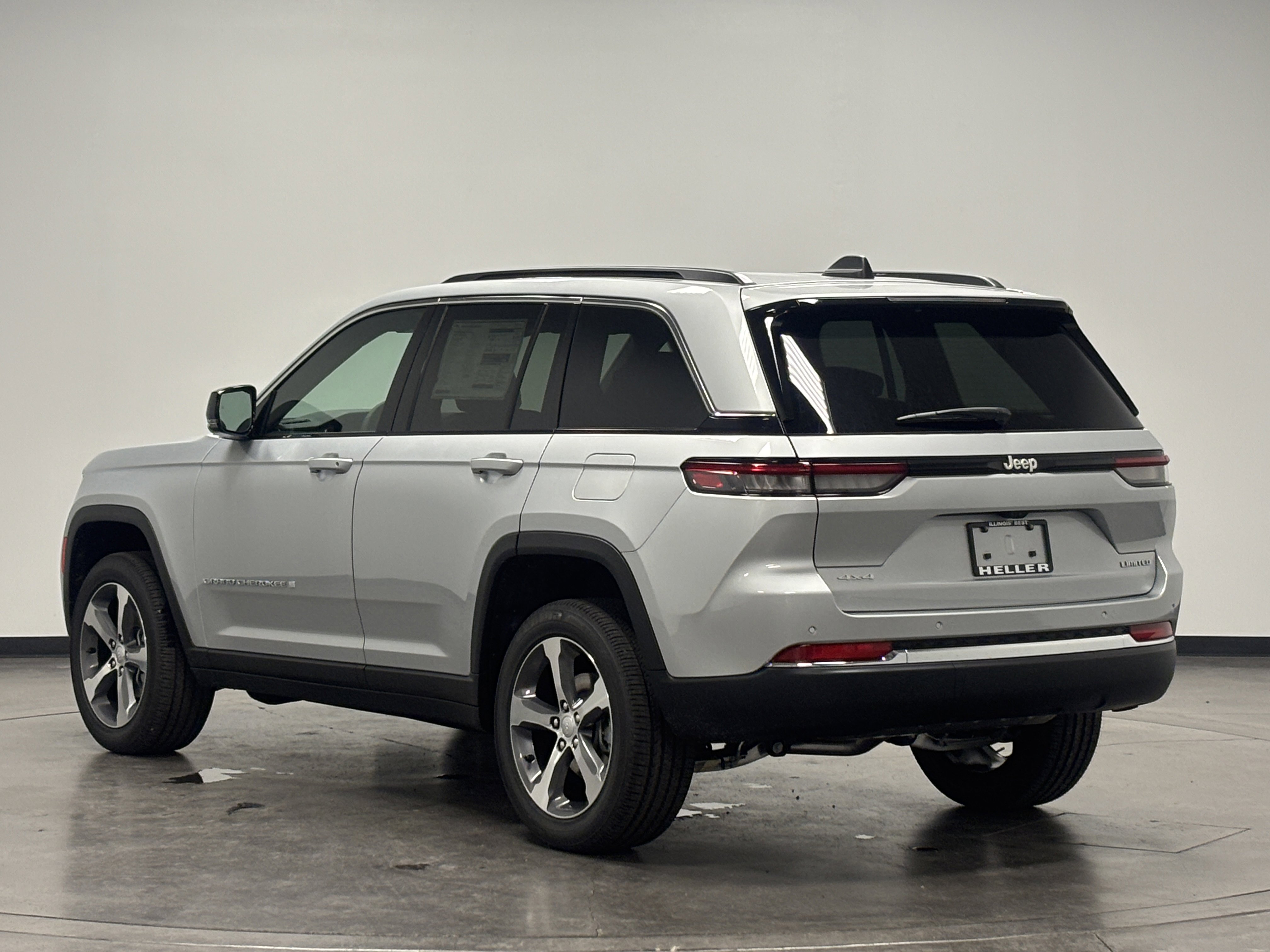 2025 Jeep Grand Cherokee Limited photo 5