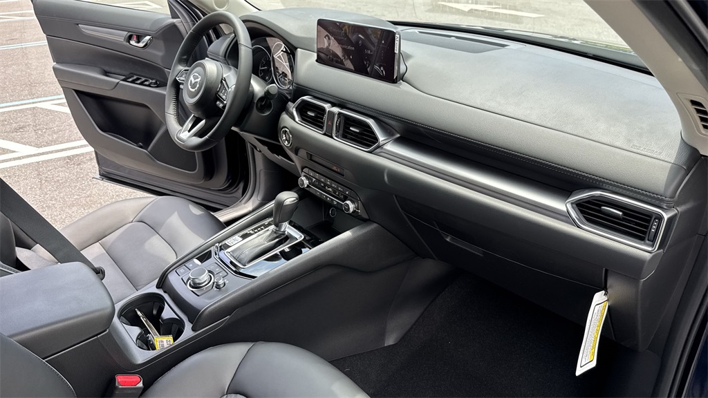 2025 Mazda CX-5 2.5 Select photo 31