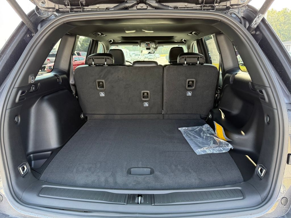 2025 Jeep Grand Cherokee Altitude photo 22