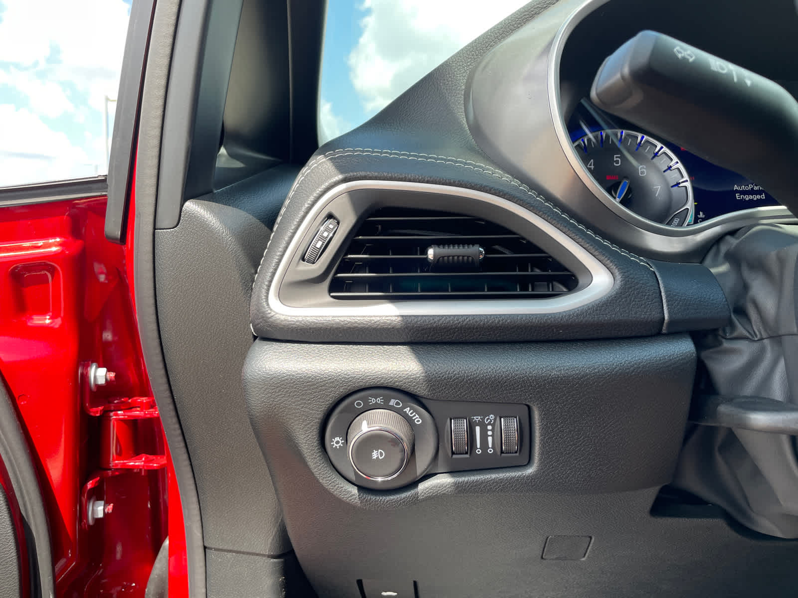 2026 Chrysler Pacifica photo 23