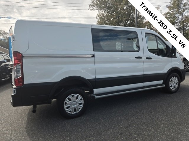 2024 Ford Transit Cargo Van photo 4