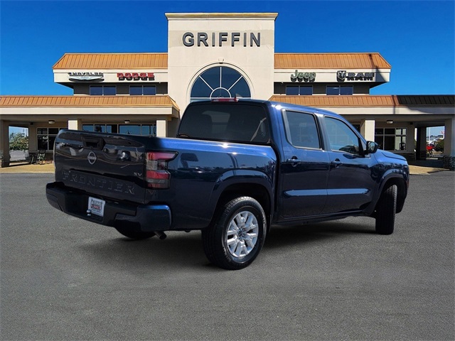 2022 Nissan Frontier SV photo 3