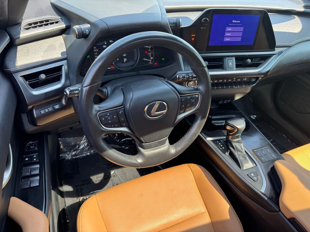 2023 Lexus UX 250h Premium photo 16