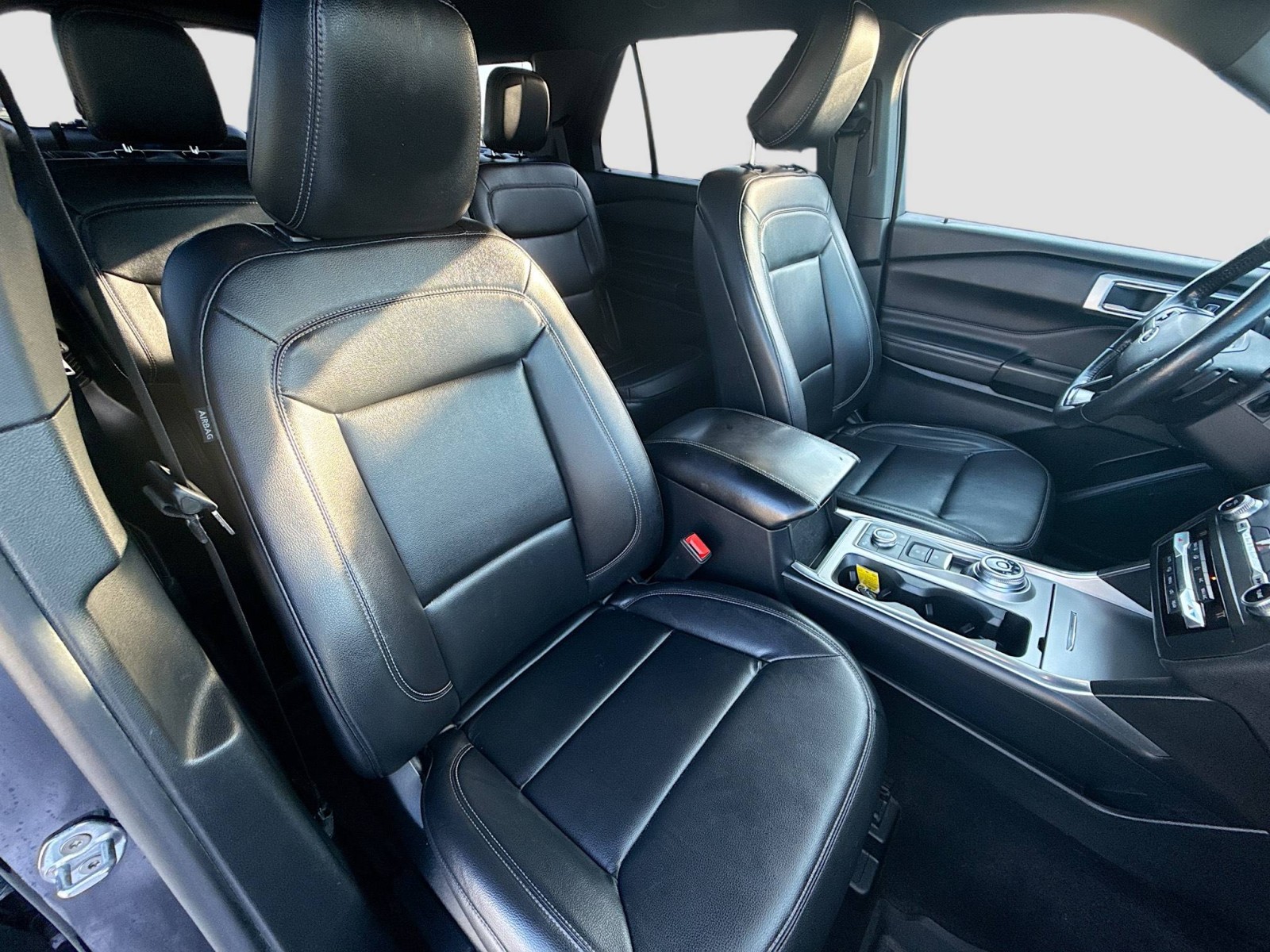 2020 Ford Explorer XLT photo 22