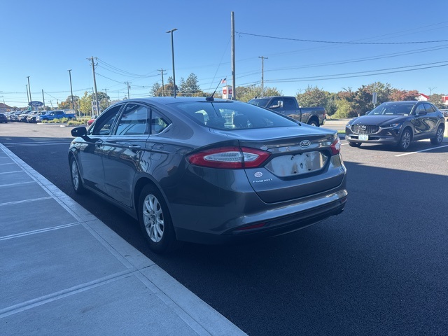2015 Ford Fusion S photo 4