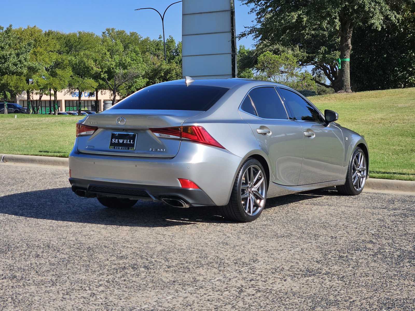 2019 Lexus IS F SPORT photo 4