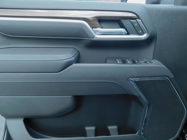 2025 Chevrolet Silverado 2500HD LT photo 21