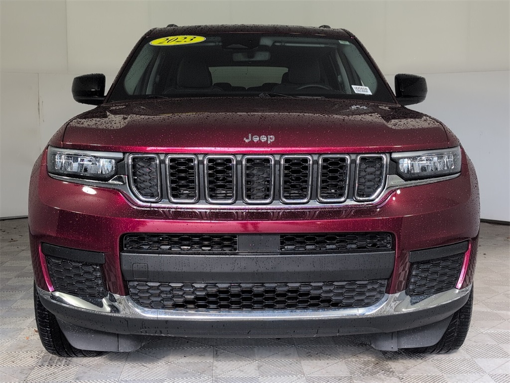 2023 Jeep Grand Cherokee Laredo photo 3