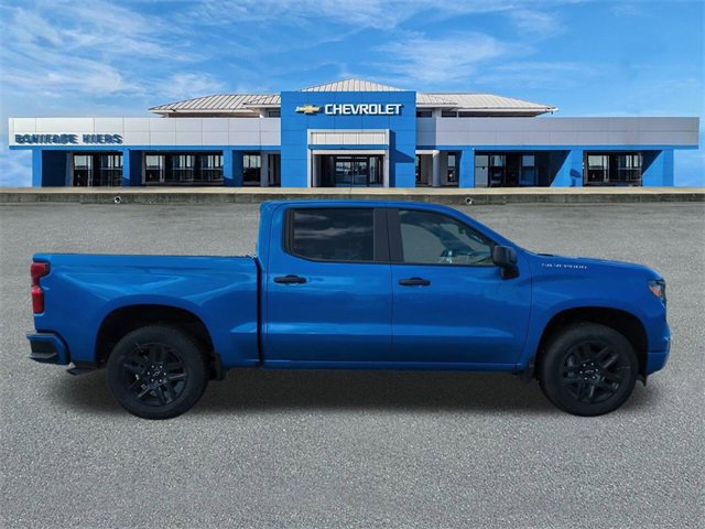 2025 Chevrolet Silverado 1500 Custom photo 2