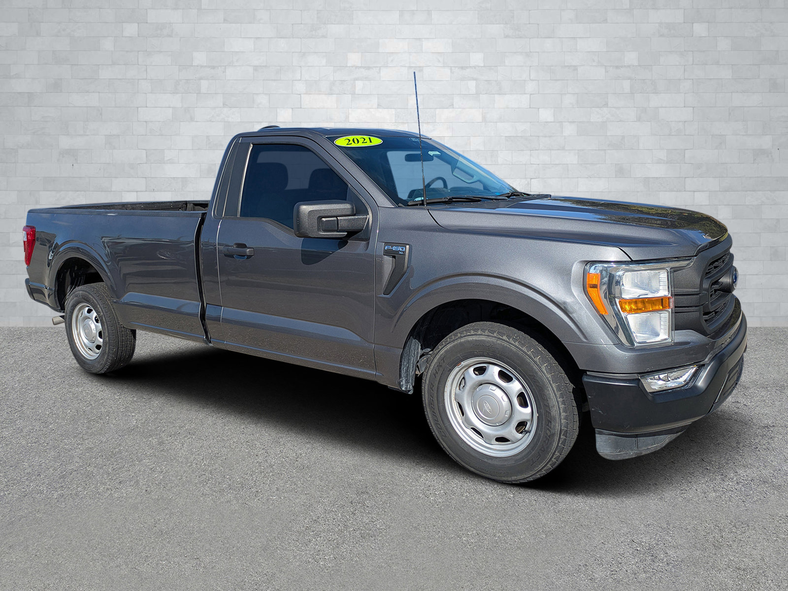 2021 Ford F-150 XL's photo