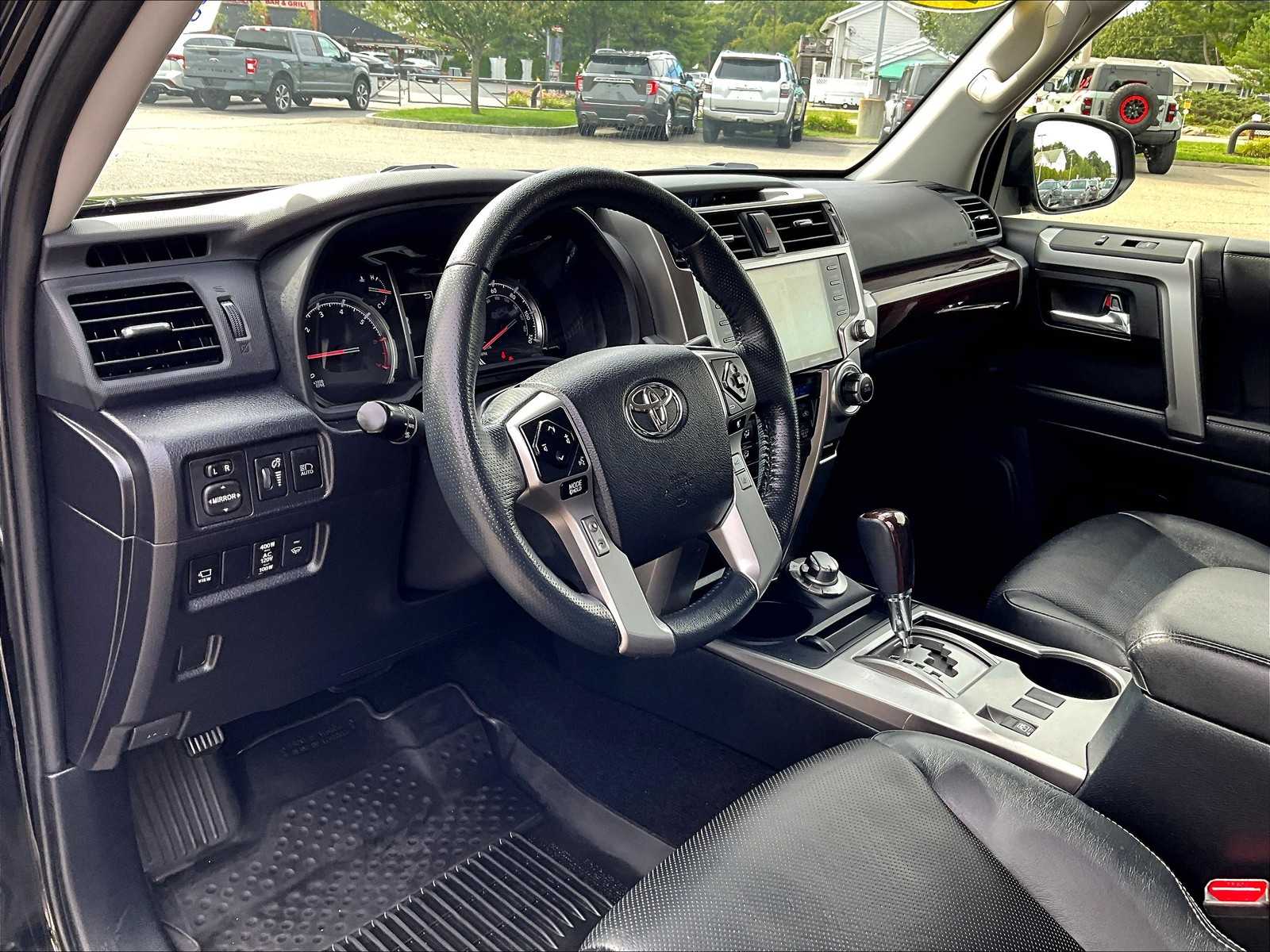 2023 Toyota 4Runner Limited photo 8