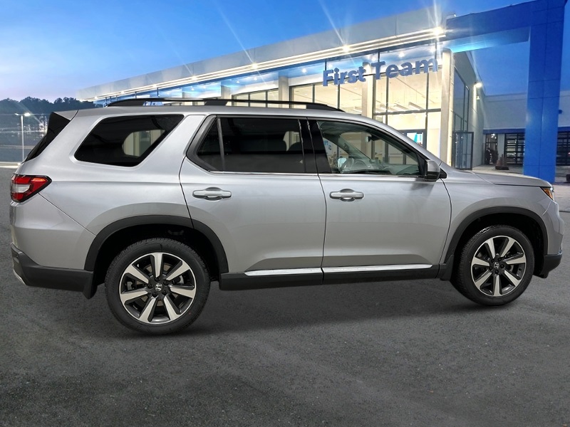2025 Honda Pilot Touring photo 8