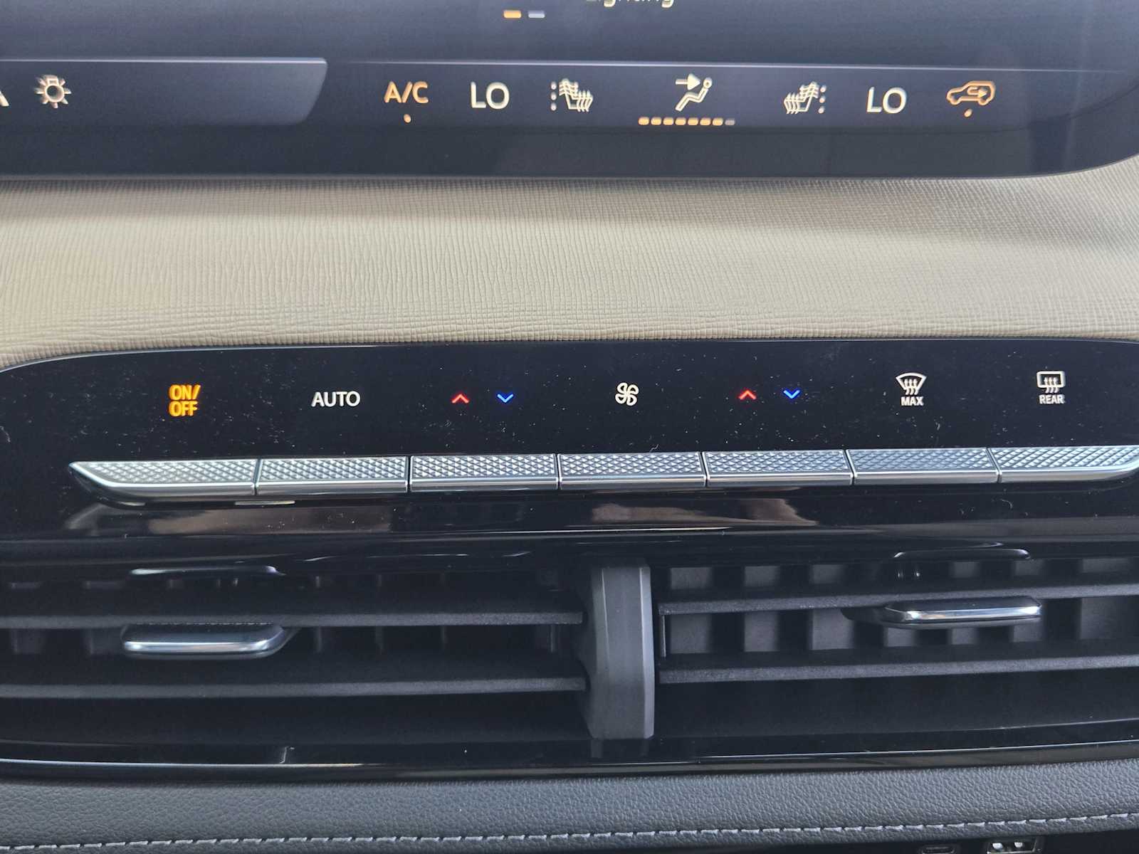 2026 Buick Enclave Preferred photo 13