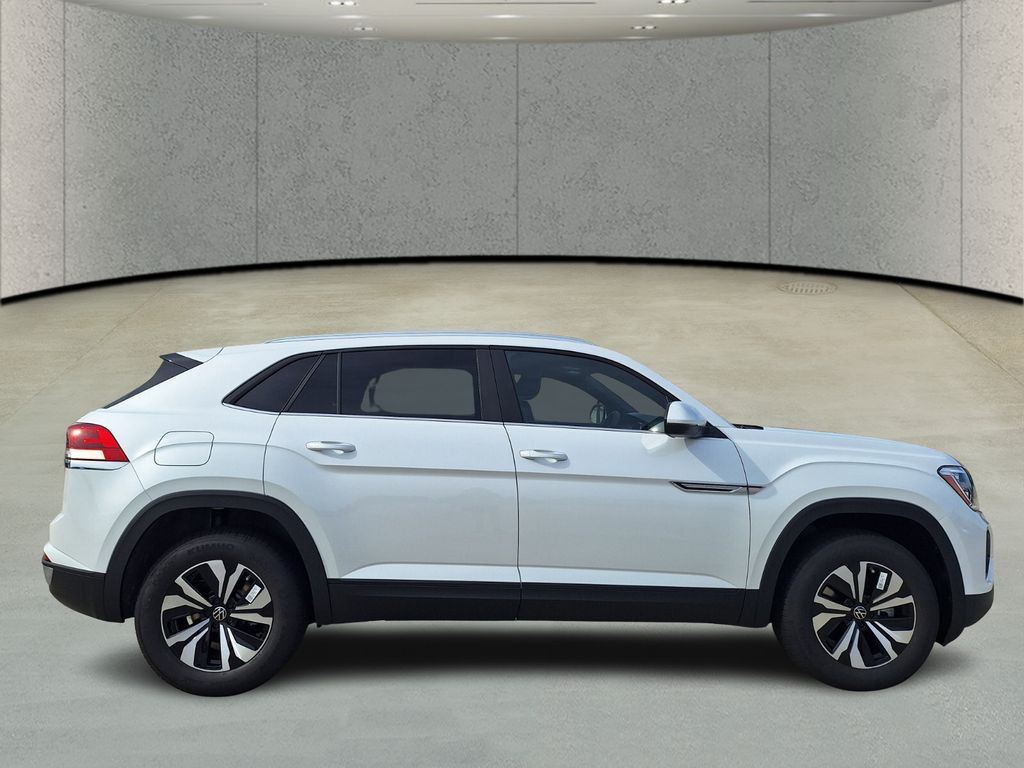 2026 Volkswagen Atlas Cross Sport SE photo 4