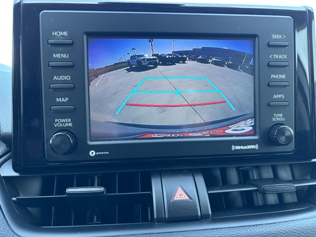2022 Toyota RAV4 LE photo 8