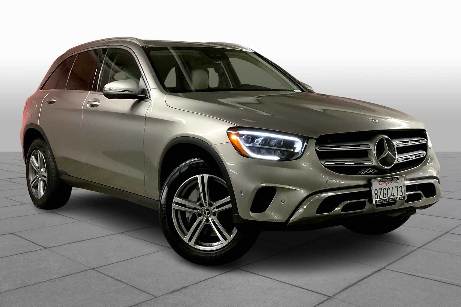 2022 Mercedes Benz GLC 300 photo 2