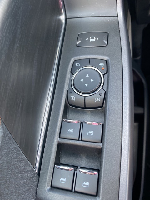 2025 Ford F-150 Lariat photo 12